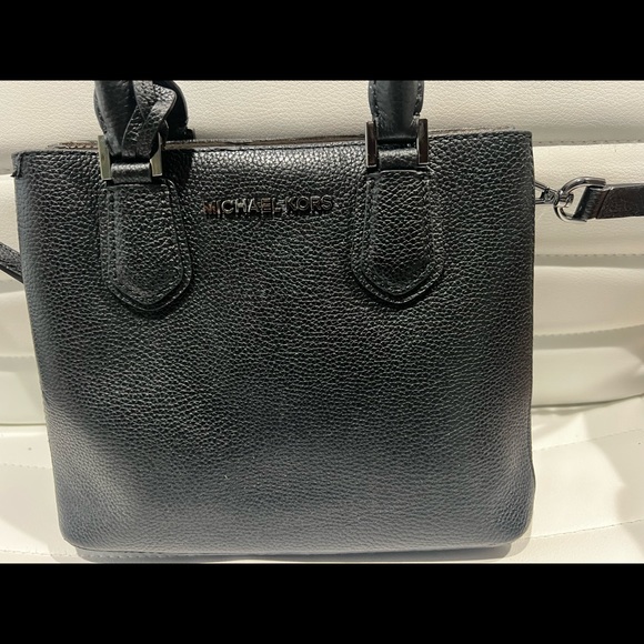 Small Michael Kors crossbody bag - Picture 3 of 7